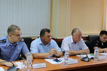 На публичных слушаниях – об исполнении законов